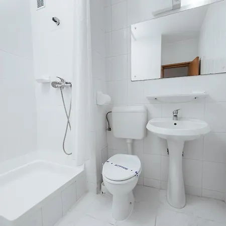 Hotell Scoica 3*